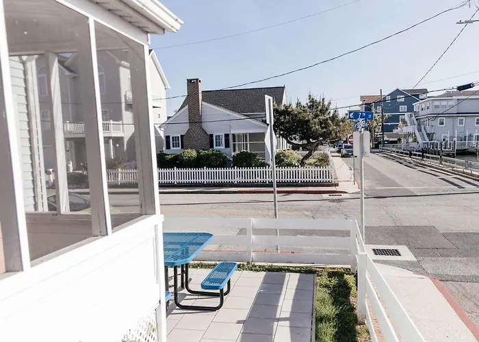 Family House With Bayview Walk To The & Boardwalk Holiday home