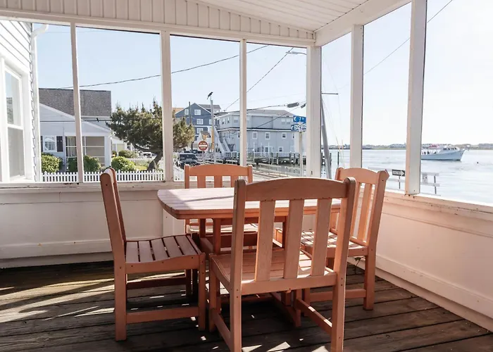 Family House With Bayview Walk To The & Boardwalk Holiday home *