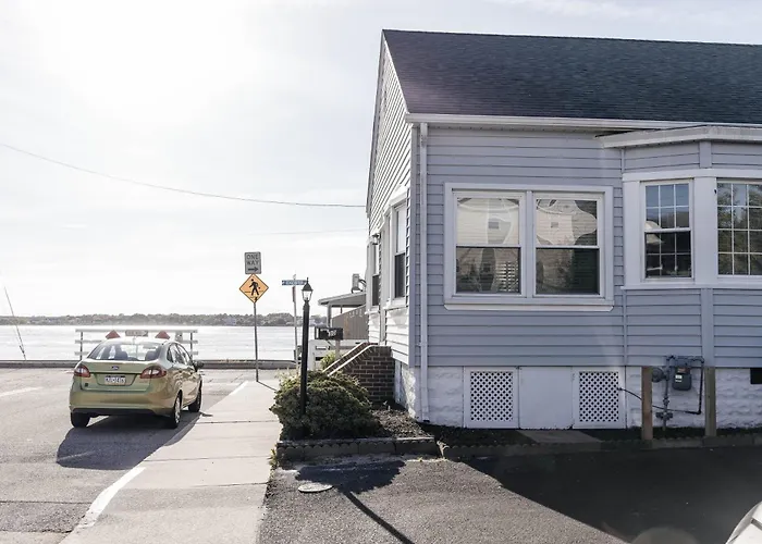 Family House With Bayview Walk To The & Boardwalk Holiday home