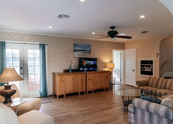 Family House With Bayview Walk To The & Boardwalk Holiday home Ocean City