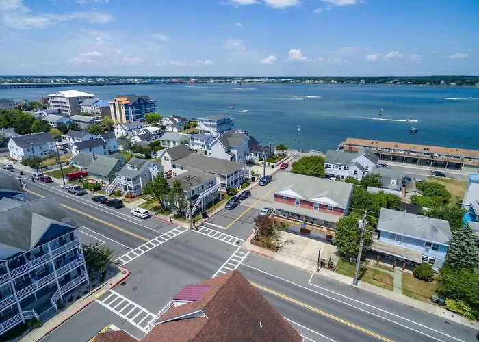 Family House With Bayview Walk To The & Boardwalk * Ocean City